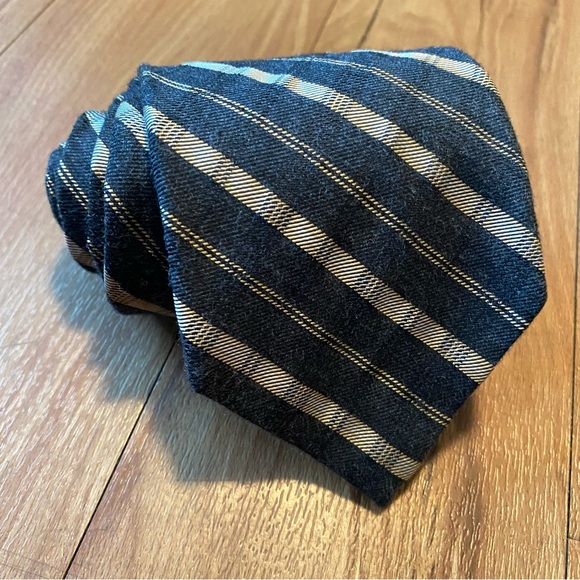 Calvin Klein Gray Tan Striped Silk Blend Men’s Necktie - Picture 9 of 12